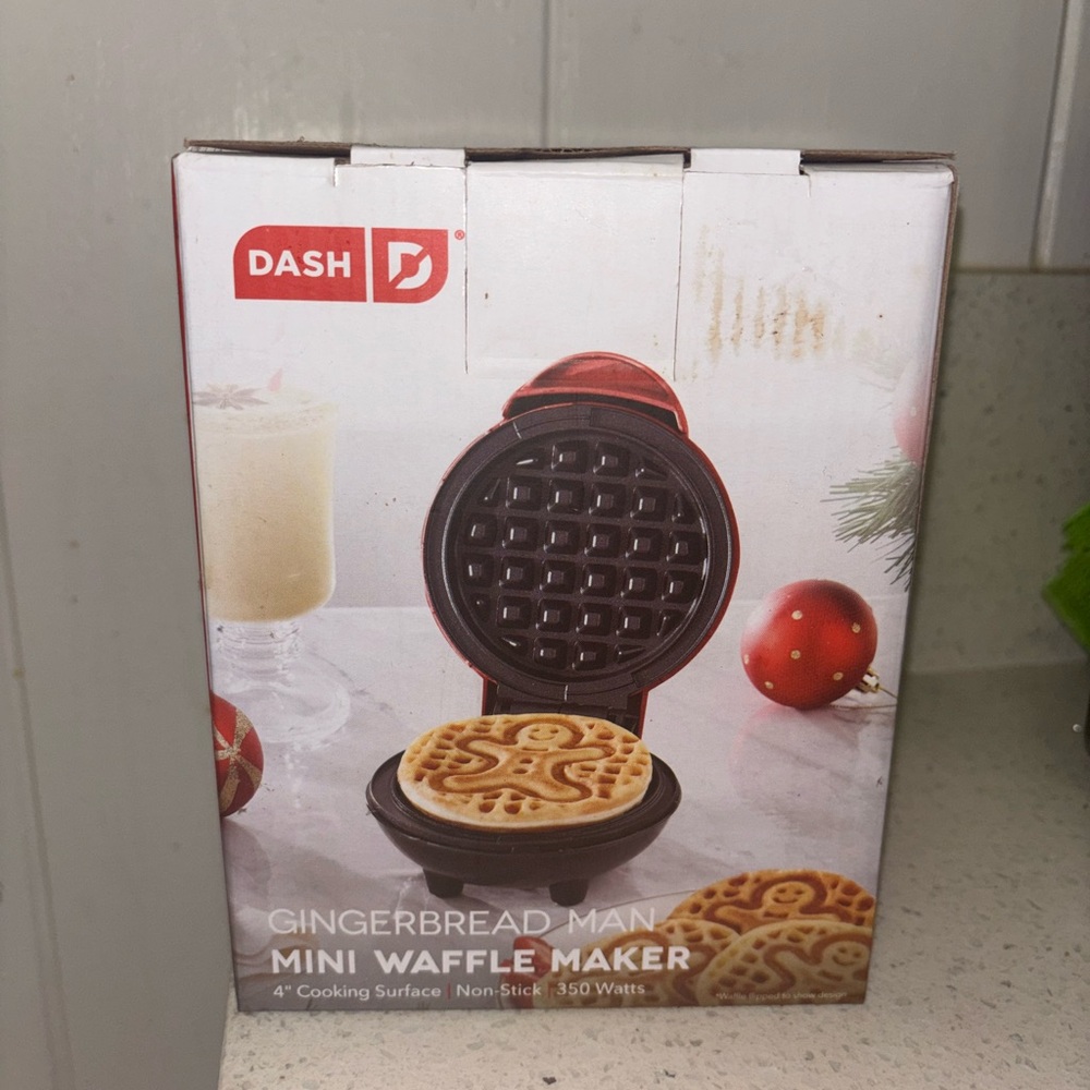 💕DASH Red Gingerbread Man Mini Waffle Maker💕 - Picture 3 of 5